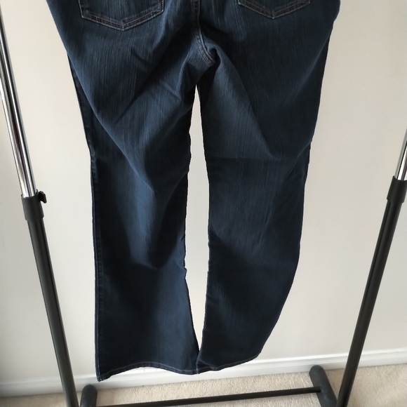 EUC Torrid Dark Wash Flare Jeans 22T - Picture 4 of 10